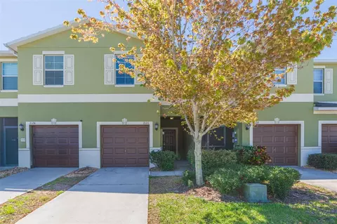 2126 Golden Falcon Dr, Ruskin, FL 33570