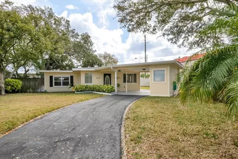 2413 Baywood Dr E, Dunedin, FL 34698