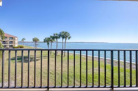 7540 Sunshine Skyway Ln S #117, Saint Petersburg, FL 33711