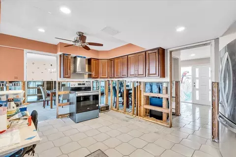 11674 Grove St, Seminole, FL 33772
