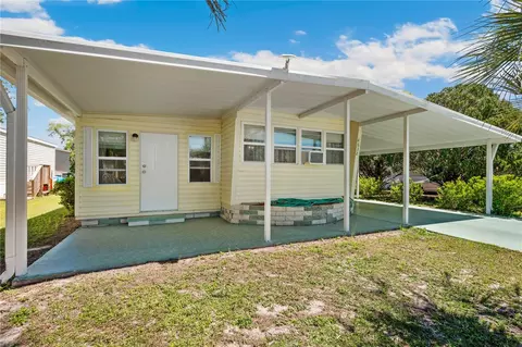 4632 Coral St, Zephyrhills, FL 33542