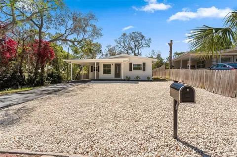 536 E Center St, Tarpon Springs, FL 34689