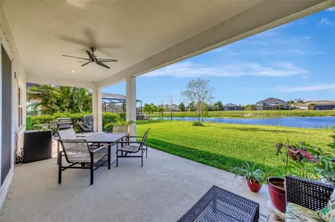 Exterior - 6324 Brevada Ln, Apollo Beach, FL 33572 photo 4 of 11