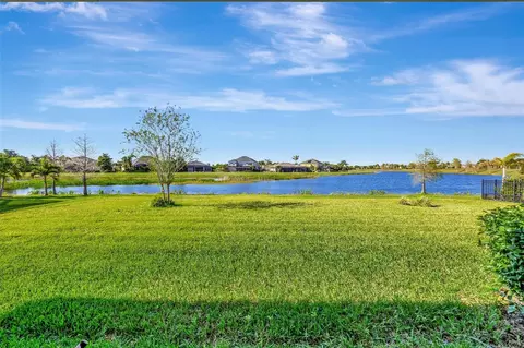 Exterior - 6324 Brevada Ln, Apollo Beach, FL 33572 photo 7 of 11