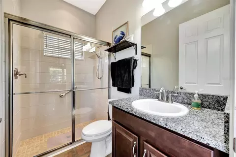 Bath - 6324 Brevada Ln, Apollo Beach, FL 33572 photo 1 of 7