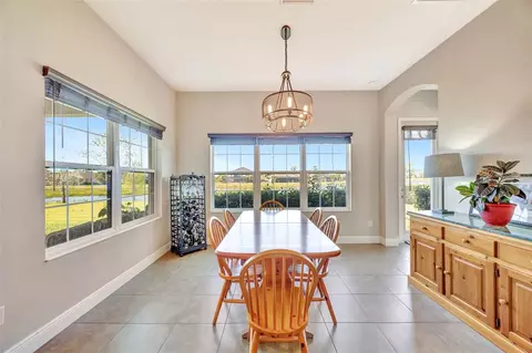 Dining - 6324 Brevada Ln, Apollo Beach, FL 33572 photo 2 of 4