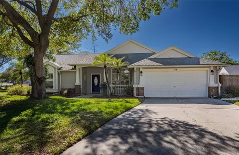 818 Edgehill Dr, Palm Harbor, FL 34684