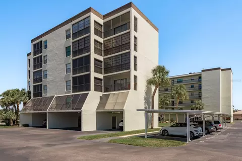 9860 62nd Ter N #1051, Saint Petersburg, FL 33708