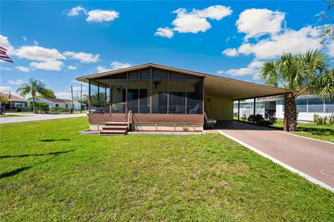 6233 Ohio St, Zephyrhills, FL 33542