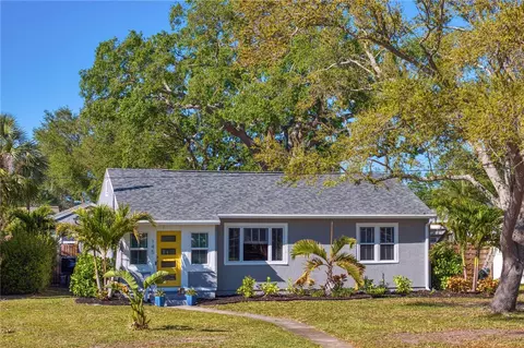 145 38th Ave NE, Saint Petersburg, FL 33704