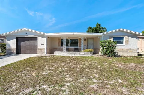 5213 Skyland Dr, Holiday, FL 34690