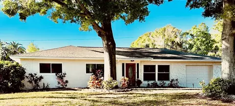 2114 Indian Ave N, Belleair Bluffs, FL 33770