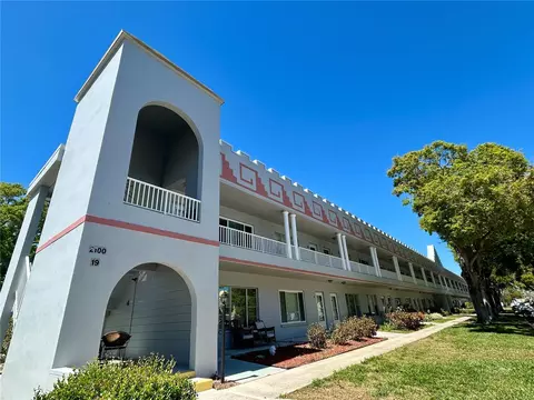 2100 World Parkway Blvd #50, Clearwater, FL 33763