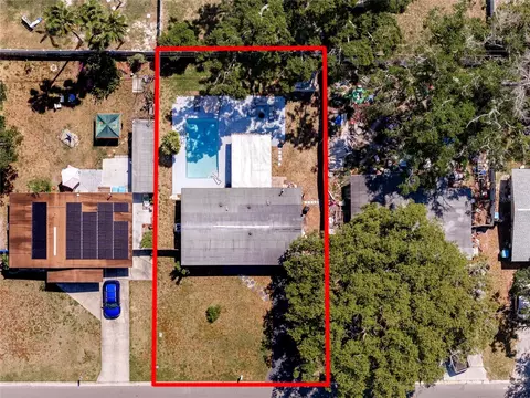 8829 93rd St, Seminole, FL 33777