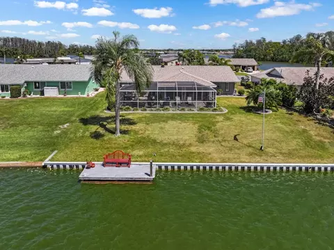 1804 Bunker Hill Dr, Sun City Center, FL 33573