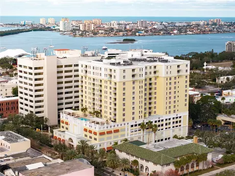 628 Cleveland St #1208, Clearwater, FL 33755