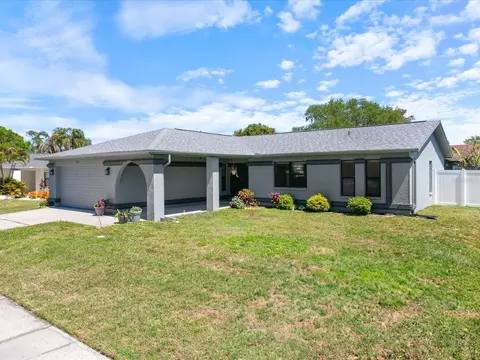 2642 Bellhurst Dr, Dunedin, FL 34698