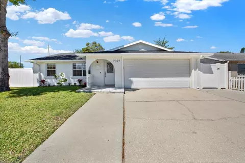 7097 Aberfeldy Ave N, Saint Petersburg, FL 33709