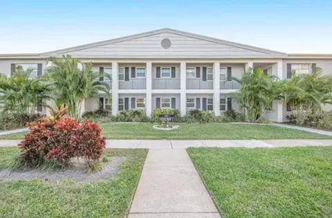 300 35th Ave N #F25, Saint Petersburg, FL 33704