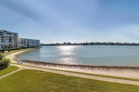 7984 Sailboat Key Blvd S #105, South Pasadena, FL 33707