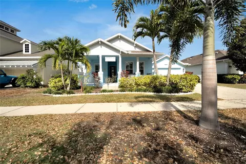 527 Manns Harbor Dr, Apollo Beach, FL 33572