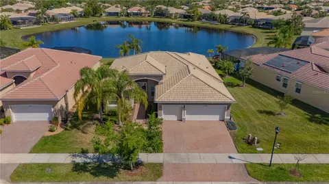 16232 Diamond Bay Dr, Wimauma, FL 33598