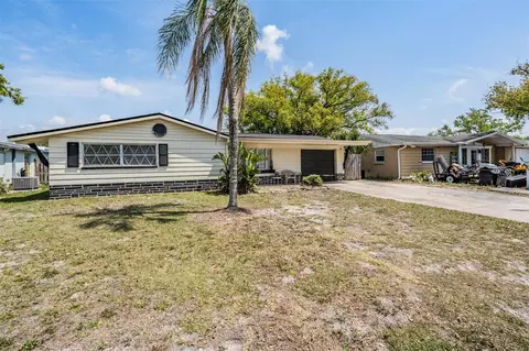 3340 Columbus Dr, Holiday, FL 34691