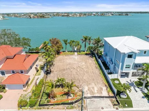 6 Paradise Ln, Treasure Island, FL 33706