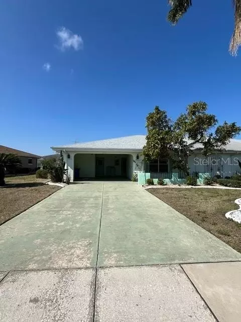315 Green Manor Dr, Sun City Center, FL 33573