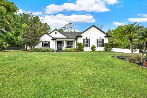 9851 Pine Leaf Ln, Dade City, FL 33525