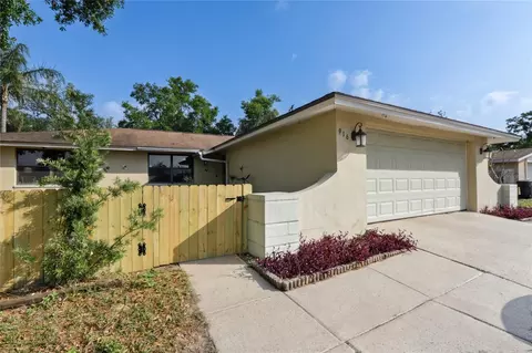 916 Hillrise Dr, Brandon, FL 33510