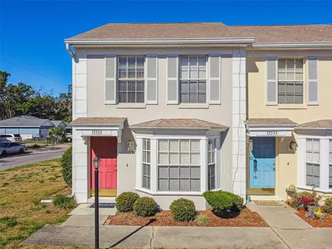 13533 Embassy Park Ct, Dade City, FL 33525