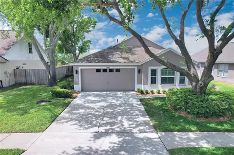 24349 Crosscut Rd, Lutz, FL 33559