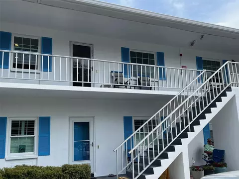 300 Clyde Ln #213, Dunedin, FL 34698