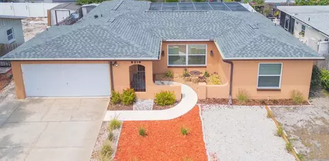8215 Hixton Dr, Port Richey, FL 34668