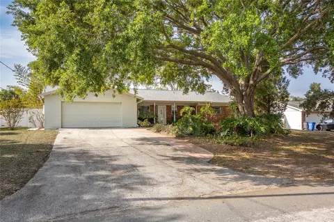 103 W Anglewood Dr, Brandon, FL 33511