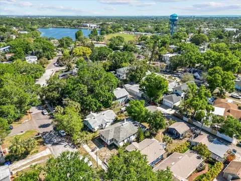 1115 Crescent Lake Dr N, Saint Petersburg, FL 33701