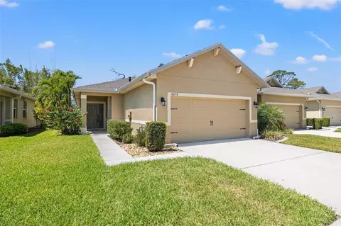 8078 Pine Crest St, Seminole, FL 33777