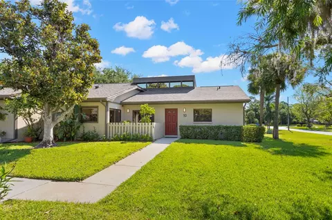 10 James Ct, Oldsmar, FL 34677