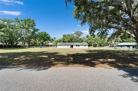 8211 Edison Rd, Lithia, FL 33547