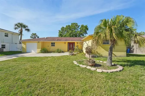 8408 Flagstone Dr, Tampa, FL 33615