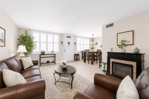 4720 Locust St NE #206, Saint Petersburg, FL 33703