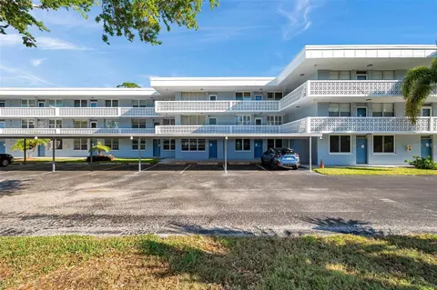 4720 Locust St NE #206, Saint Petersburg, FL 33703