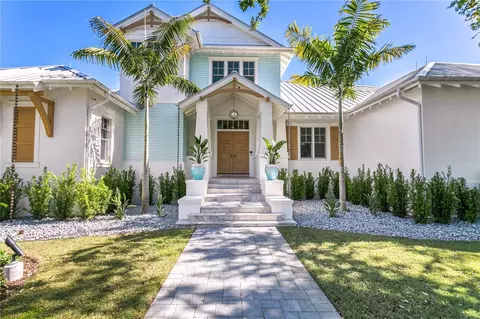 1695 Brightwaters Blvd NE, Saint Petersburg, FL 33704