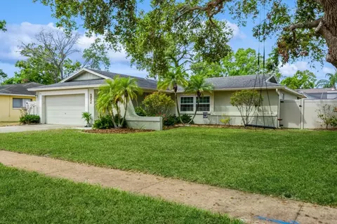 12944 98th St, Largo, FL 33773