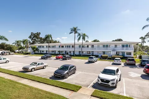 8555 112th St #209, Seminole, FL 33772