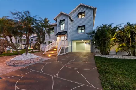 13936 Harbor View Dr, Seminole, FL 33776