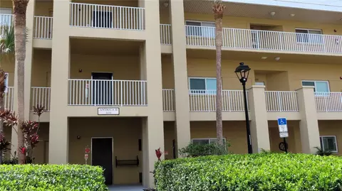 2231 Utopian Dr E #203, Clearwater, FL 33763