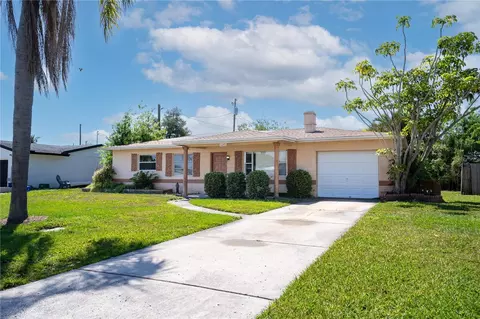 6084 51st Ave N, Kenneth City, FL 33709