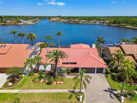 9807 Bay Island Dr, Tampa, FL 33615